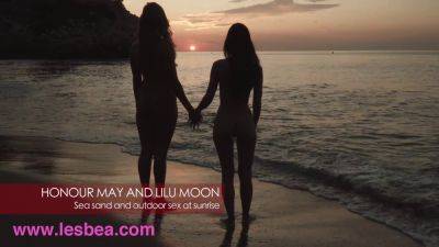 British lesbians Honour May & Lilu Moon indulge in pussy licking on the beach - sexu.com - Russia - Britain