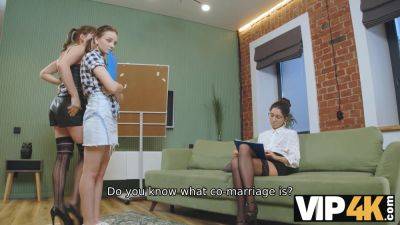 VIP4K. Lesbians 3some is the best way to relax during a working day - txxx.com - Russia